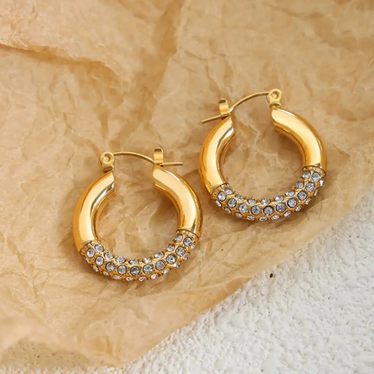 Artificial jewelleryAKaccessories