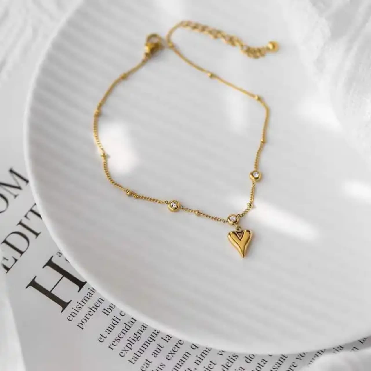 Artificial jewelleryAKaccessories