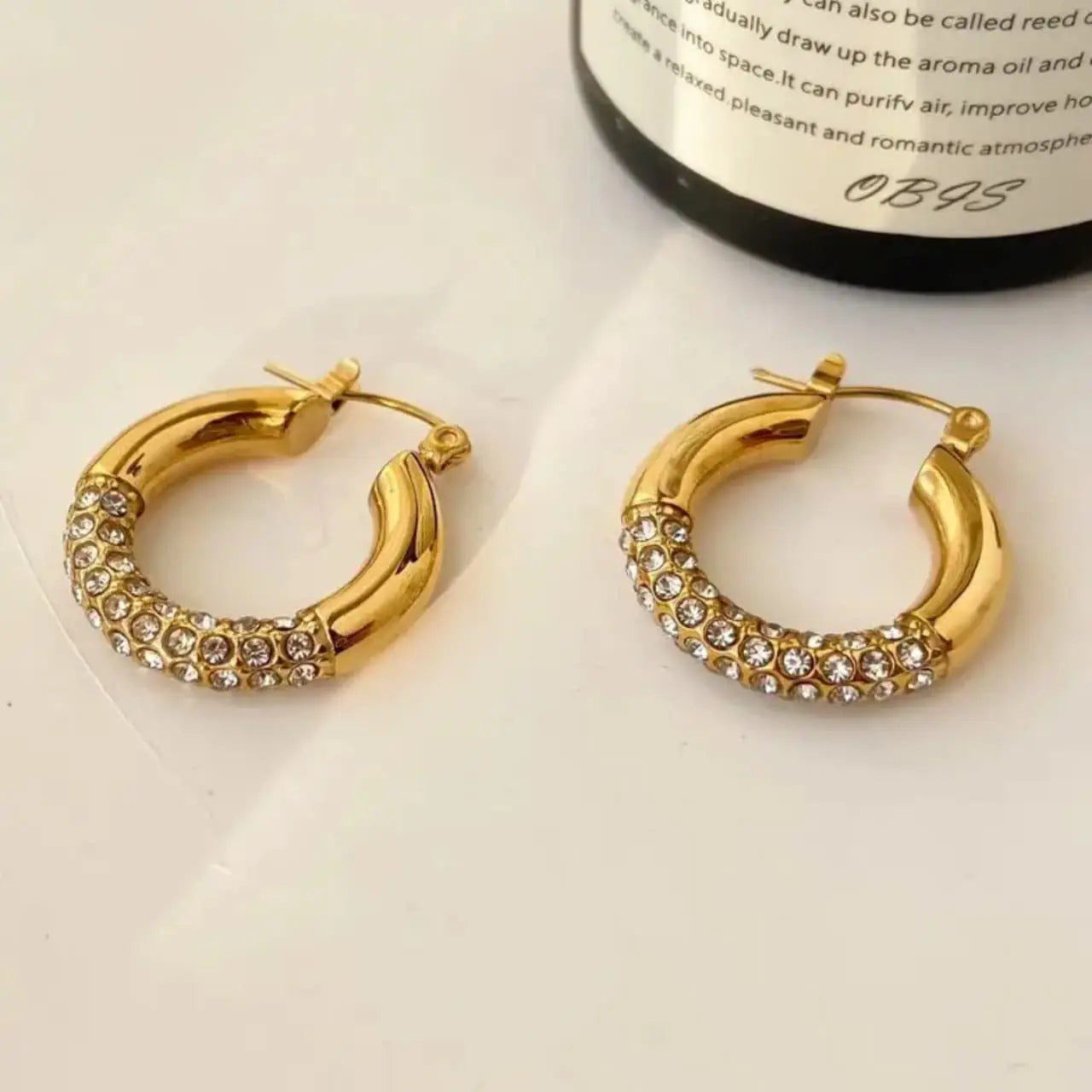 Artificial jewelleryAKaccessories