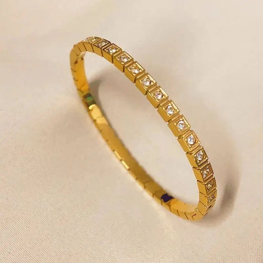 Artificial jewelleryAKaccessories