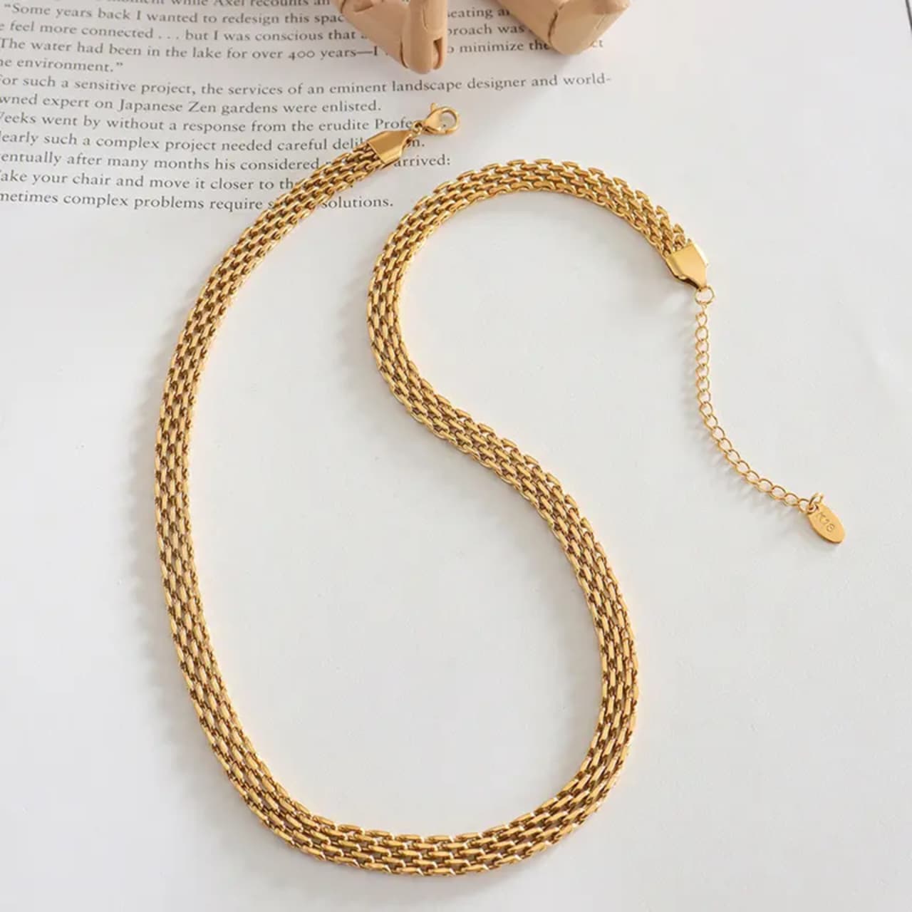 Artificial jewelleryAKaccessories
