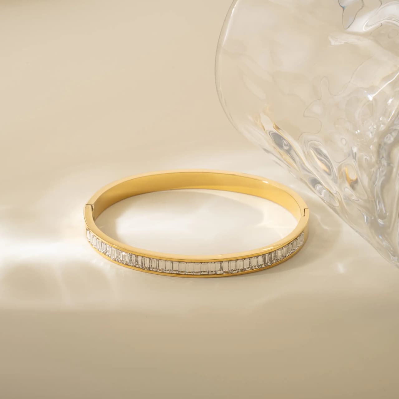 Artificial jewelleryAKaccessories