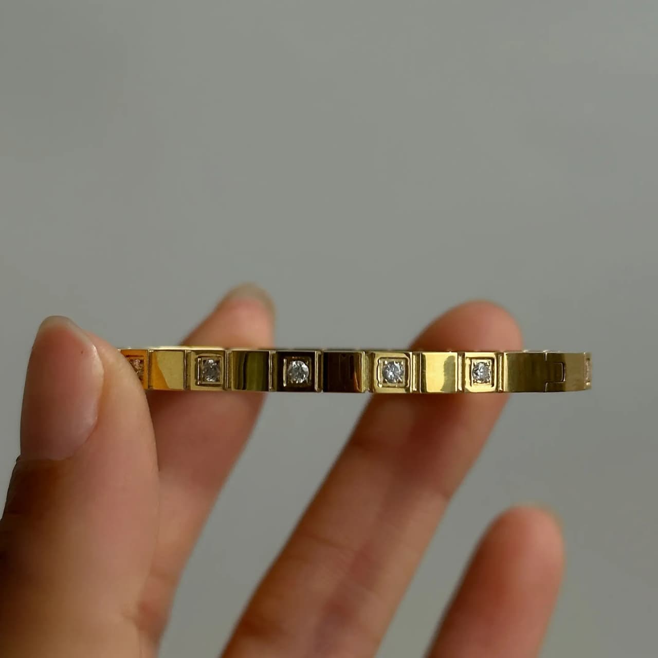 Artificial jewelleryAKaccessories