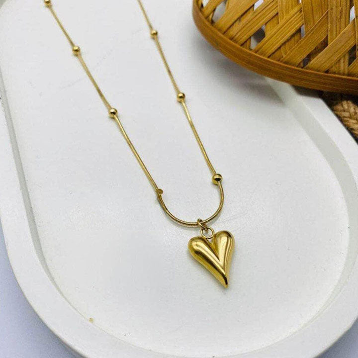 Artificial jewelleryAKaccessories