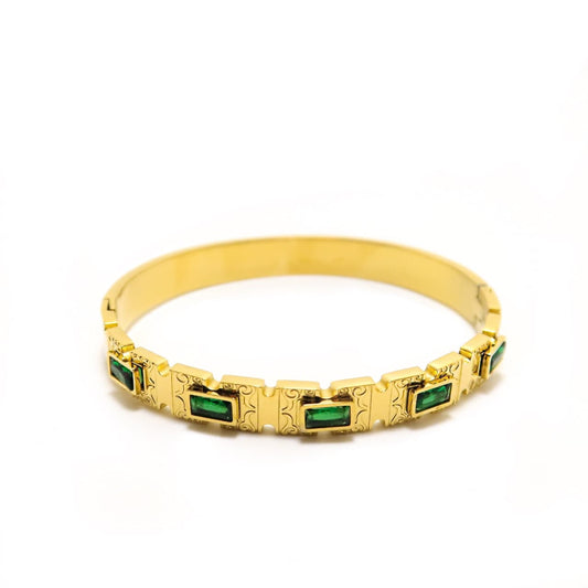 Artificial jewelleryAKaccessories