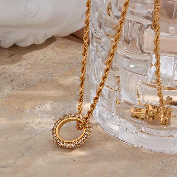 Drogen necklace
