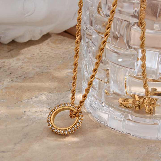 Drogen necklace