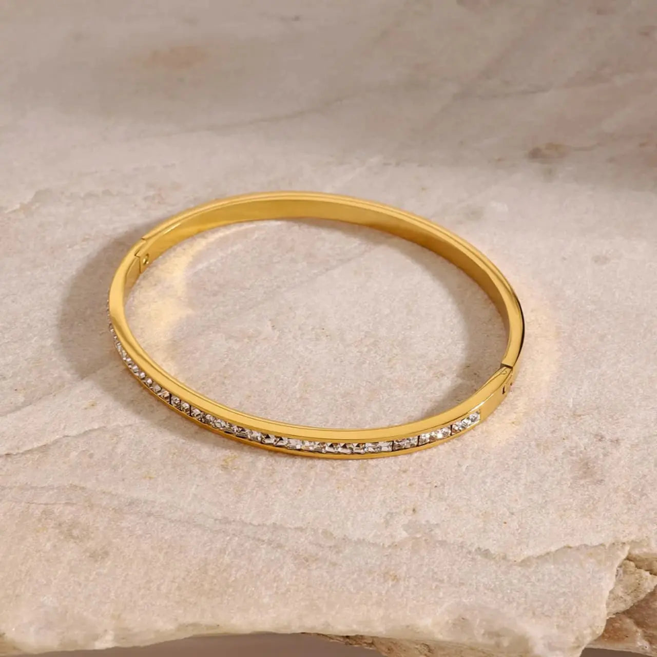 Artificial jewelleryAKaccessories