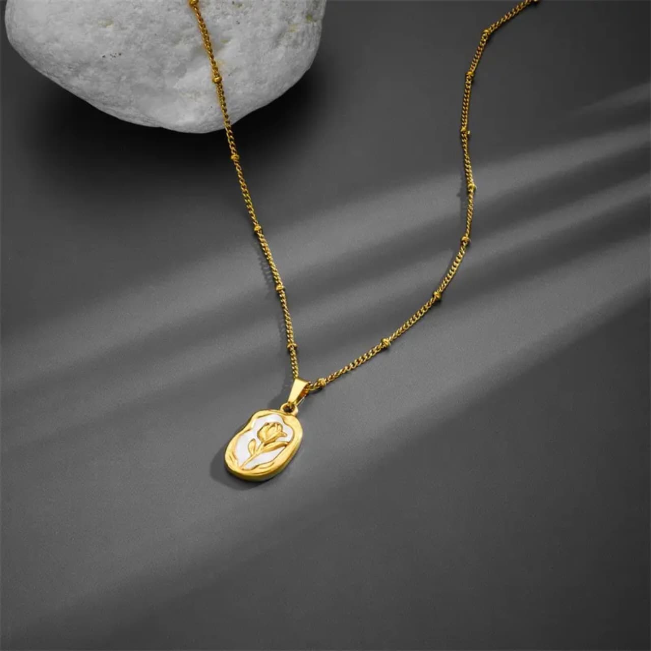 Artificial jewelleryAKaccessories